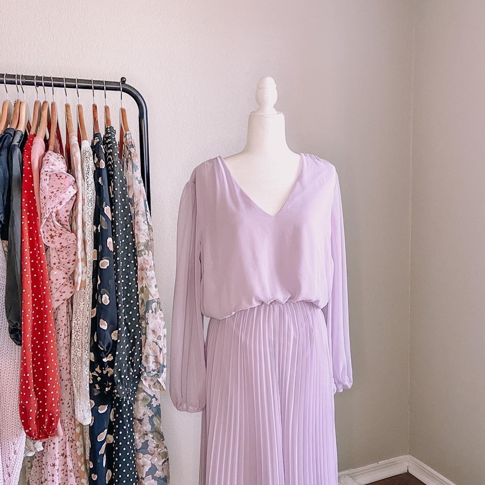 22 | Lavender Pleated Midi Dress